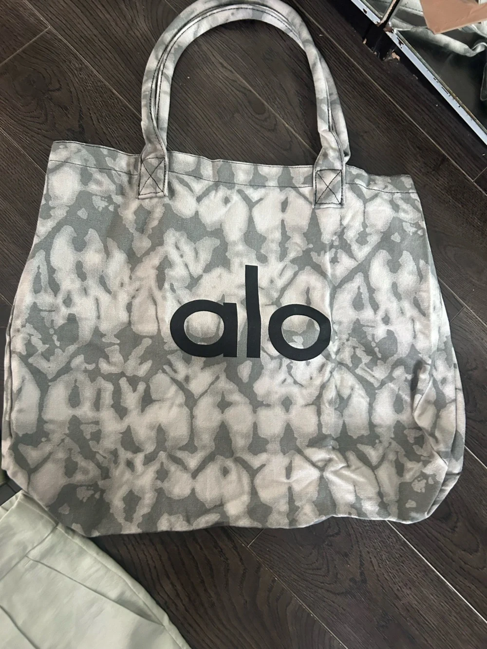 ALO Yoga Gray Tie-Dye Canvas Tote with Logo